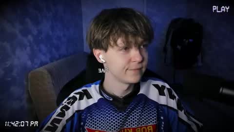 lynxy online show from September 15, 8:42 pm