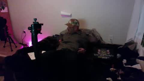 Snapshot of chase2attract chatting on March 5, 10:44 am Chase2Attract online show from March 5, 10:44 am