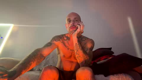 Snapshot of chase2attract chatting on April 6, 3:48 am Chase2Attract online show from April 6, 3:48 am