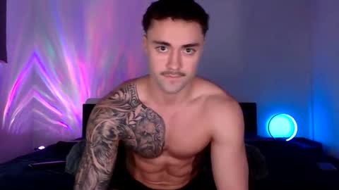 Snapshot of chasereynolds44 chatting on May 29, 8:34 am Chasereynolds44 online show from May 29, 8:34 am