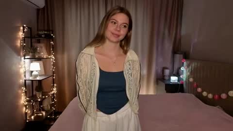 Emilia online show from May 14, 5:36 am