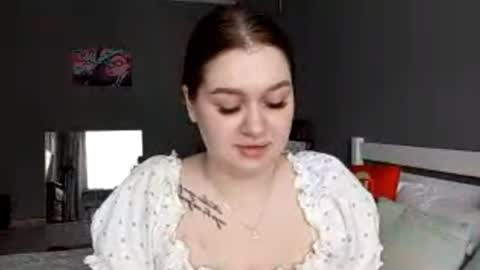 Snapshot of chastityschirmer chatting on June 10, 7:40 am Emma online show from June 10, 7:40 am