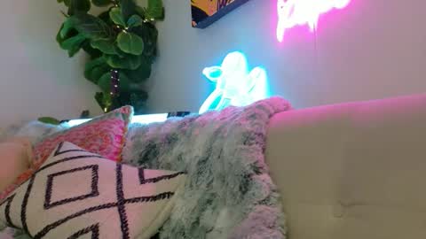 Rockhard Cockstar N Roxynyes online show from December 14, 9:25 am