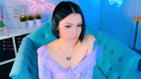 Snapshot of chaturkaterina chatting on February 18, 12:06 am Miss Harmony online show from February 18, 12:06 am