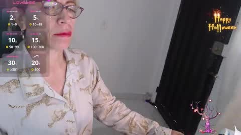 CHAYLA VICTORIA RUIZ  online show from November 7, 11:54 am