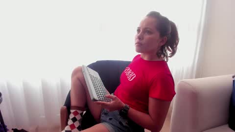 Snapshot of cheek_chic12 chatting on January 15, 10:02 pm Regina Phalange online show from January 15, 10:02 pm
