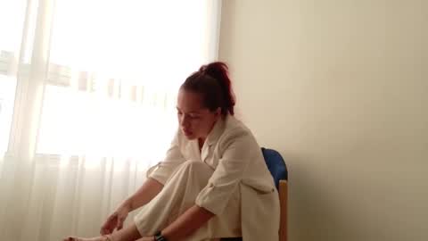 Snapshot of cheek_chic12 chatting on September 19, 10:10 pm Regina Phalange online show from September 19, 10:10 pm