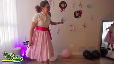 Snapshot of cheek_chic12 chatting on September 26, 9:52 pm Regina Phalange online show from September 26, 9:52 pm
