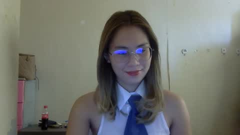 chelly4u69 online show from October 19, 4:35 am