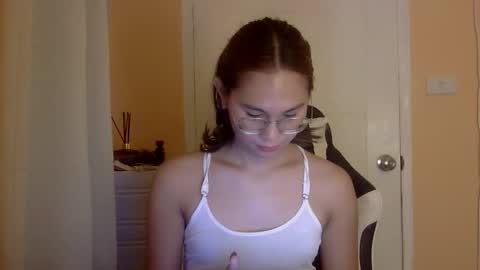 chelly4u69 online show from December 22, 11:40 am