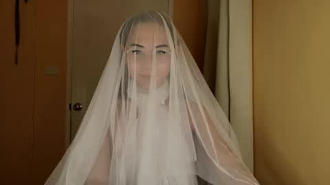 chelly4u69 online show from April 14, 10:38 pm