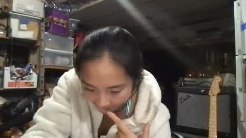 chellybear101 online show from December 3, 4:25 am