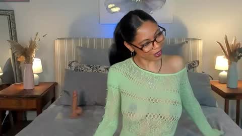 Chelseaquinn online show from November 17, 7:47 am