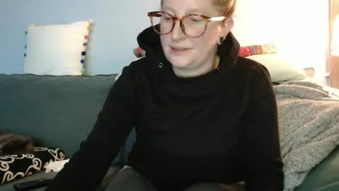 Snapshot of chelseasentra1 chatting on December 16, 8:37 pm Chelsea online show from December 16, 8:37 pm