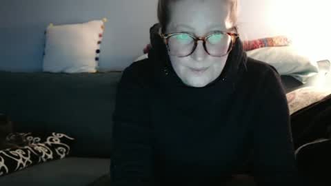 Snapshot of chelseasentra1 chatting on December 18, 8:57 pm Chelsea online show from December 18, 8:57 pm