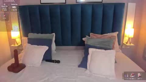 Snapshot of cheneelllorens chatting on December 20, 7:28 pm online show from December 20, 7:28 pm