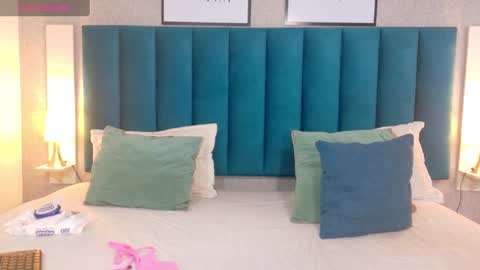 Snapshot of cheneelllorens chatting on March 3, 7:17 pm online show from March 3, 7:17 pm