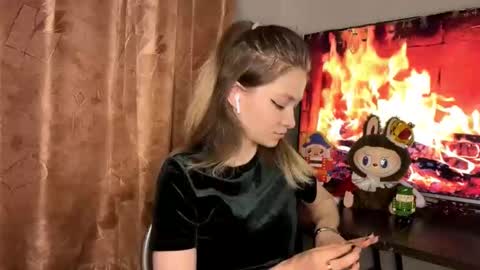 Elizabeth  you can call me Elly online show from January 13, 8:25 pm