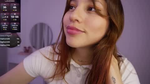Snapshot of cherry__peach chatting on October 17, 11:40 pm Holly online show from October 17, 11:40 pm