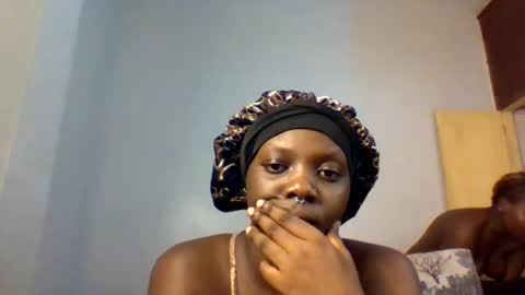 Fafa online show from April 3, 8:07 pm