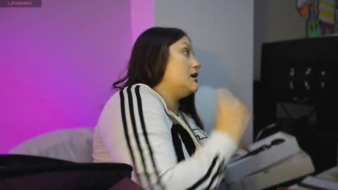 Snapshot of cherry_copper chatting on February 3, 11:15 am cherryl online show from February 3, 11:15 am