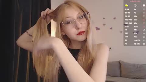 Cheryl online show from February 12, 8:09 am