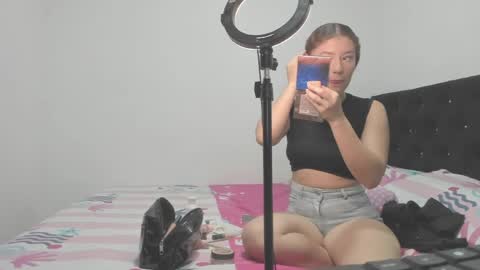 cherryblossom_23 online show from May 15, 9:33 pm