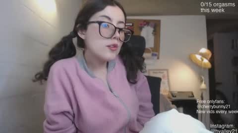 Sarah Prez online show from April 25, 5:32 am