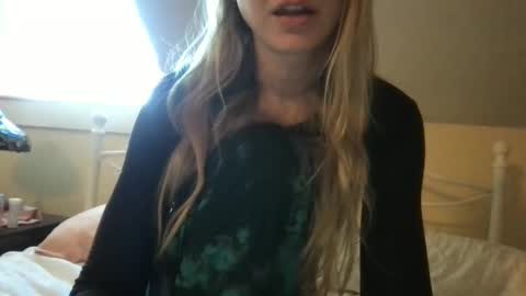 cherryflavorxx online show from March 17, 9:51 pm