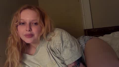 cherrykitten11 online show from February 27, 5:18 am