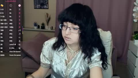 Isabel online show from May 25, 6:58 pm