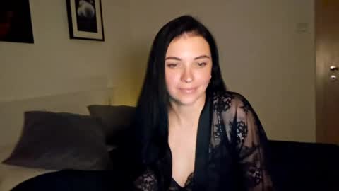 Snapshot of cherryluxe_ chatting on May 19, 7:42 pm Kira online show from May 19, 7:42 pm