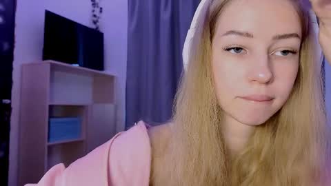 Snapshot of cherryrush951544 chatting on October 27, 9:24 am Evie online show from October 27, 9:24 am