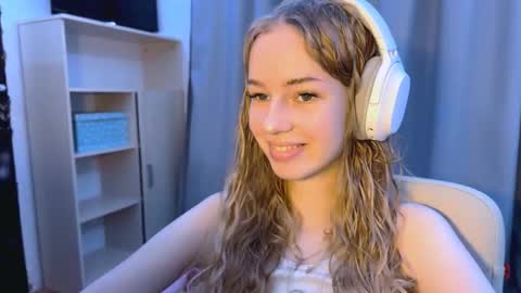 Snapshot of cherryrush951544 chatting on November 4, 11:20 am Evie online show from November 4, 11:20 am