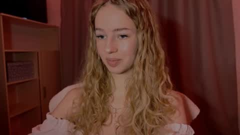 Snapshot of cherryrush951544 chatting on November 10, 2:27 pm Evie online show from November 10, 2:27 pm