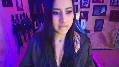 Snapshot of cherryy_bombshelll chatting on October 11, 5:00 pm cherry online show from October 11, 5:00 pm