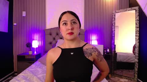 Snapshot of cheryl_hs chatting on December 30, 1:36 pm Cheryl online show from December 30, 1:36 pm