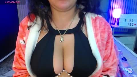 Snapshot of cheryl_hs chatting on March 12, 9:55 am Cheryl online show from March 12, 9:55 am