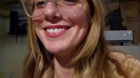 Chezza online show from December 2, 3:58 am