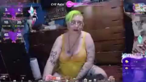 CurvySiren online show from July 29, 6:00 am
