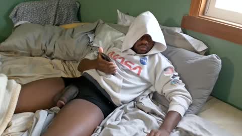 Que online show from March 20, 3:39 pm