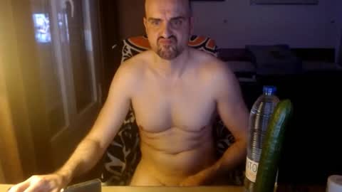 Snapshot of chicocam1983 chatting on November 8, 6:18 pm chicocam1983 online show from November 8, 6:18 pm