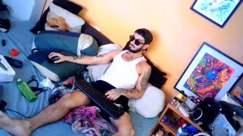 chicoinvisible_ online show from July 16, 11:05 am