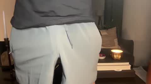 Snapshot of chiguy841 chatting on February 17, 2:09 am ChiGuy841 online show from February 17, 2:09 am