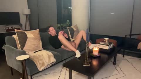 Snapshot of chiguy841 chatting on March 1, 3:32 am ChiGuy841 online show from March 1, 3:32 am