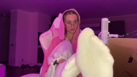 Goddess Vika - owner of all ur money online show from December 14, 3:15 pm