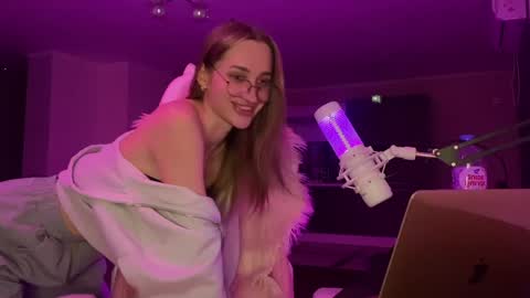 Goddess Vika - owner of all ur money online show from December 24, 6:28 pm