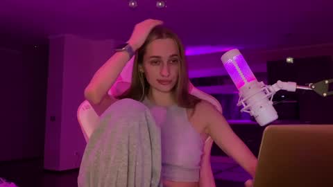 Goddess Vika - owner of all ur money online show from December 25, 4:11 pm