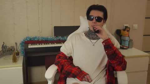 Snapshot of chillguy2k chatting on January 4, 7:55 pm Rick online show from January 4, 7:55 pm