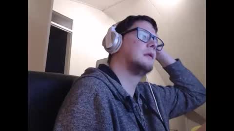 Snapshot of chillzonecam chatting on October 13, 5:02 pm chillzonecam online show from October 13, 5:02 pm